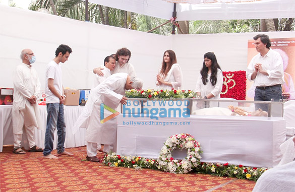 photos celebs attend pt shiv kumar sharmas last rites ceremony1 3