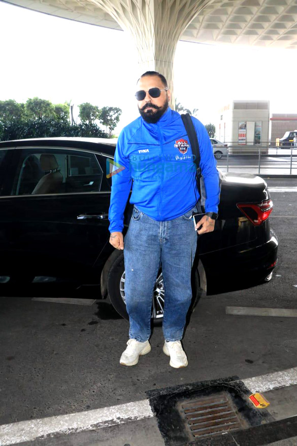 photos celebs depart for the all stars football match in dubai 6