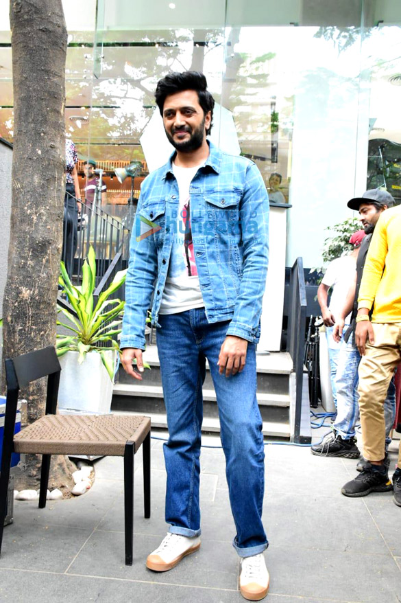 photos genelia dsouza and riteish deshmukh spotted at shoot location 3