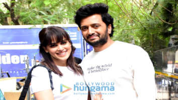 Photos: Genelia D’Souza and Riteish Deshmukh spotted at shoot location
