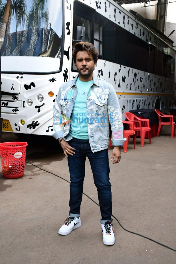 photos govinda tina ahuja javed ali and himesh reshammiya snapped on the sets of superstar singer 1