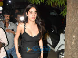 Photos: Janhvi Kapoor snapped at Mizu in Khar