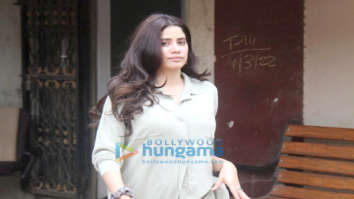 Photos: Janhvi Kapoor snapped outside the gym after her pilates session