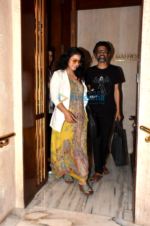 photos kajol snapped at manish malhotras house in bandra 2