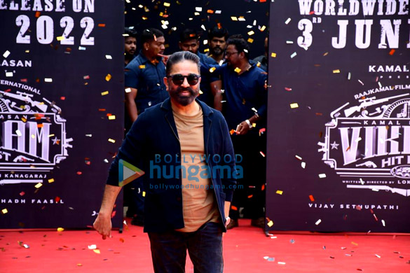 Photos: Kamal Haasan snapped at promotions of Vikram at PVR, City Mall in Andheri Photos: Kamal Haasan snapped at promotions of Vikram at PVR, City Mall in Andheri