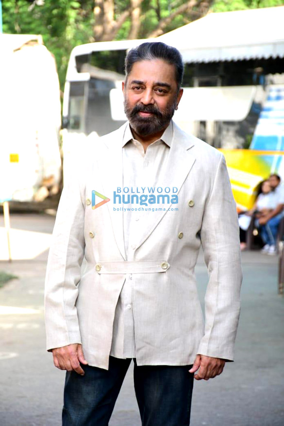 photos kamal haasan snapped for vikram promotions on the sets of the kapil sharma show 4