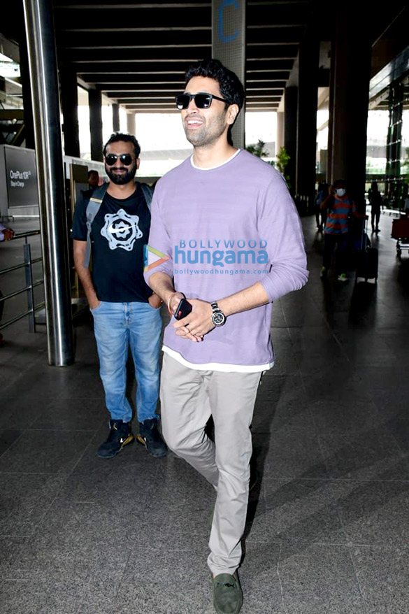 photos kangana ranaut arjun rampal adivi sesh and others snapped at the airport 3