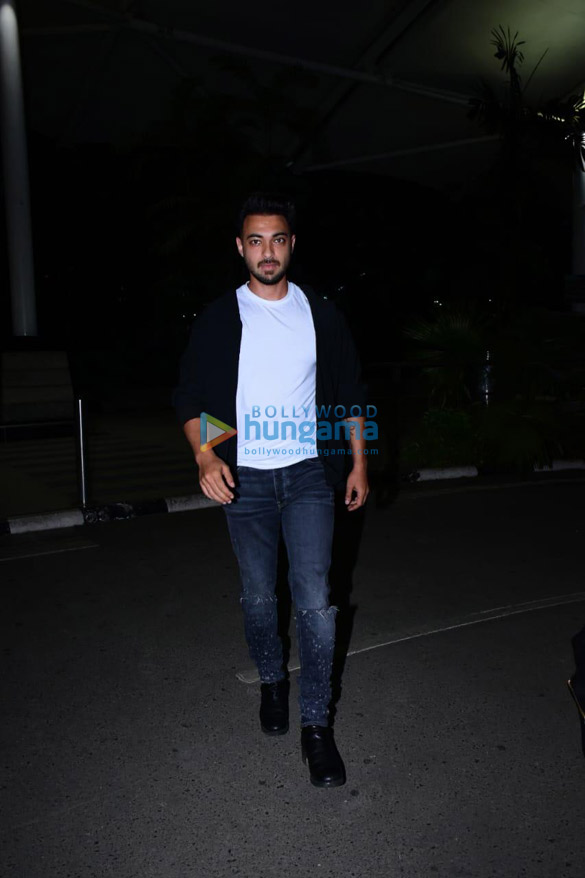 photos kangana ranaut and aayush sharma snapped at the airport 2