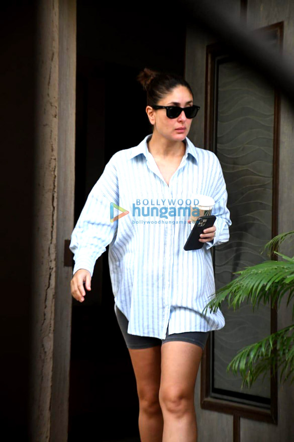 Photos: Kareena Kapoor Khan spotted in Bandra Photos: Kareena Kapoor Khan spotted in Bandra