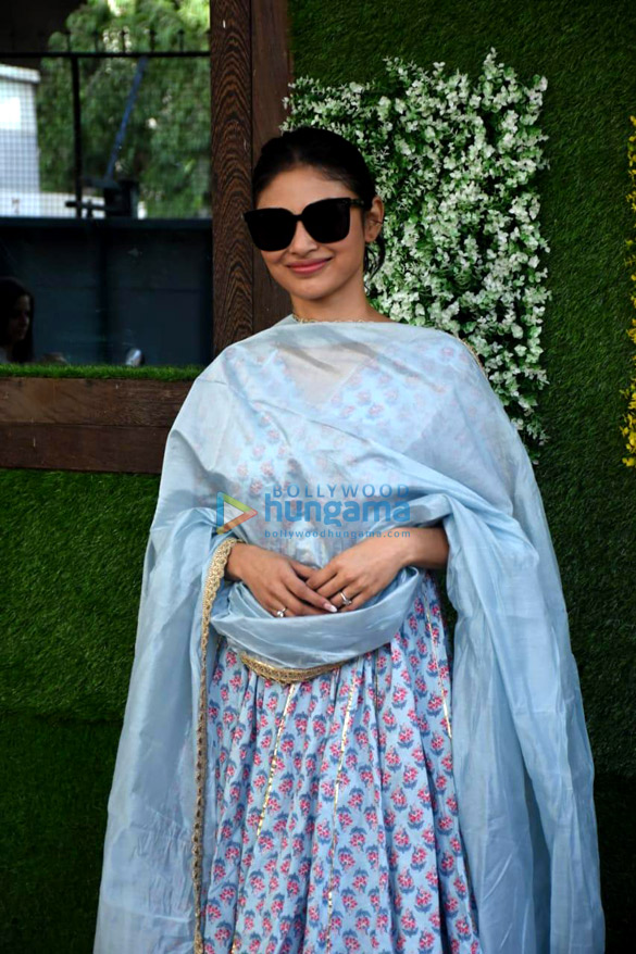 photos mouni roy snapped at super star hall 2