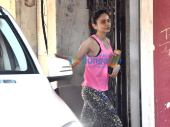 Photos: Pooja Hegde, Rakul Preet Singh and Jackky Bhagnani spotted at a gym in Bandra