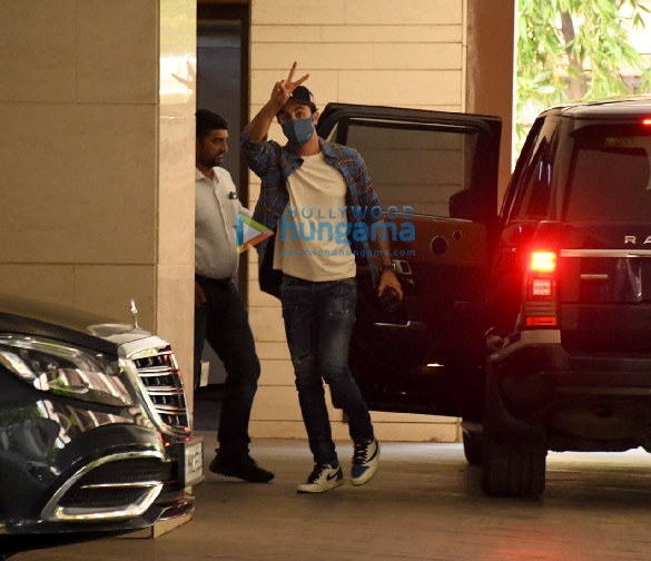 Photos: Ranbir Kapoor spotted at Jackky Bhagnani’s house Photos: Ranbir Kapoor spotted at Jackky Bhagnani’s house