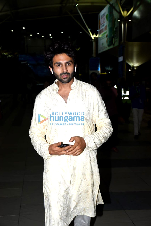 photos ranveer singh and kartik aaryan snapped at the airport 2