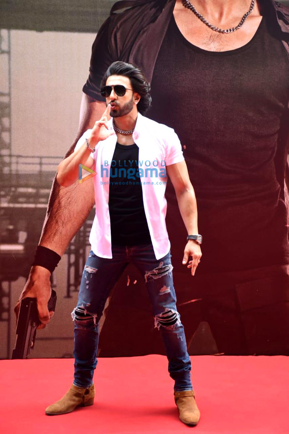 photos ranveer singh and rohit shetty snapped at chings secret made in india launch 7