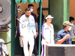 Photos: Saif Ali Khan and Kareena Kapoor Khan spotted on location for a shoot