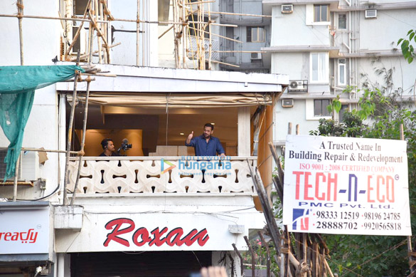 photos salman khan waves to fans outside his residence to wish them for eid 2