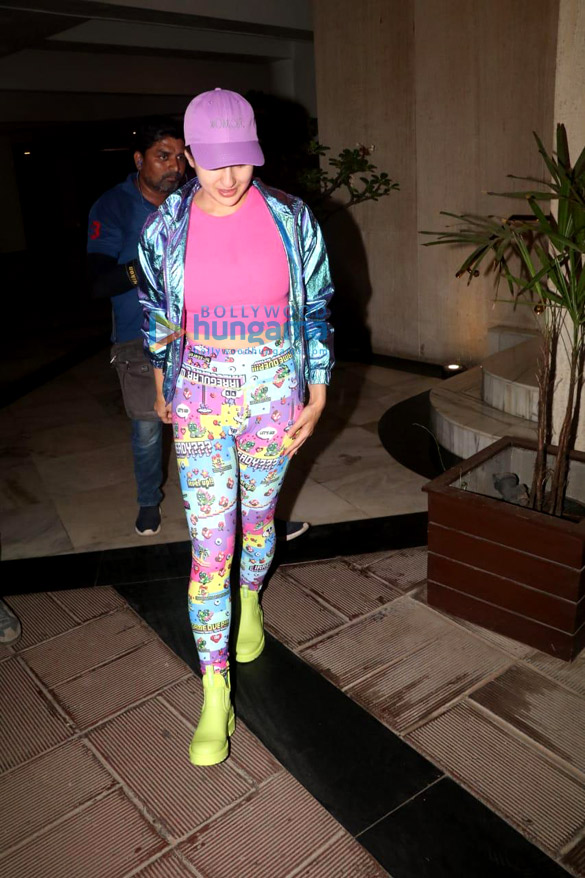photos sara ali khan snapped at manish malhotras house 4 2