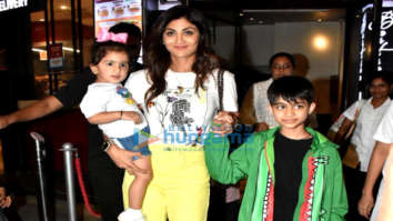 Photos: Shilpa Shetty snapped at Bastian in Khar