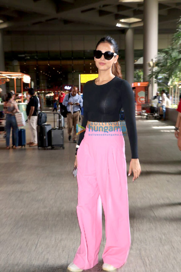 Photos: Sonal Chauhan snapped at the airport