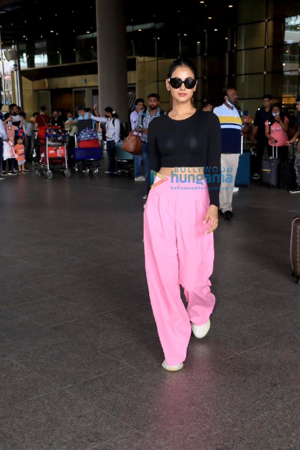 photos sonal chauhan snapped at the airport 4 2