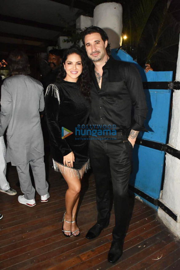 photos sunny leone cuts her birthday cake at olive bar in khar 6