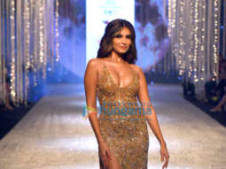 Photos: Tara Sutaria walks the ramp at the Bombay Times Fashion Week 2022