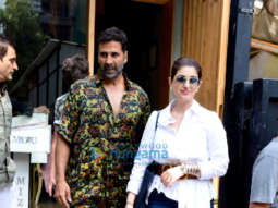 Photos: Akshay Kumar and Twinkle Khanna spotted outside a restaurant in Bandra