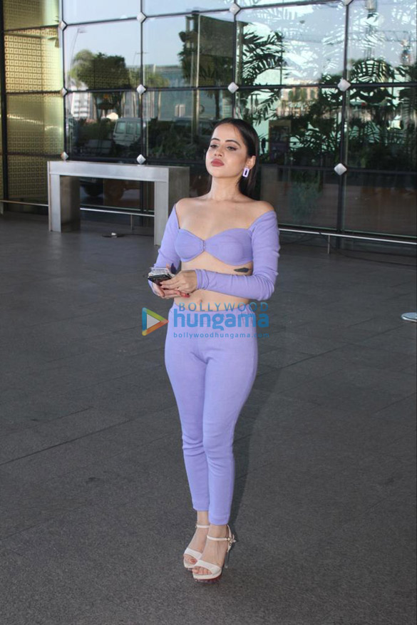 photos urfi javed snapped at the airport 3 2