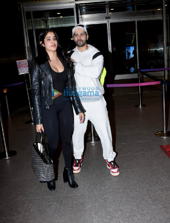 Photos: Varun Dhawan, Janhvi Kapoor, Parineeti Chopra and others snapped at the airport Photos: Varun Dhawan, Janhvi Kapoor, Parineeti Chopra and others snapped at the airport