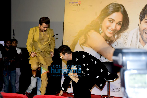 photos varun dhawan kiara advani anil kapoor and neetu kapoor arrive for the trailer launch of their film jugjugg jeeyo 16