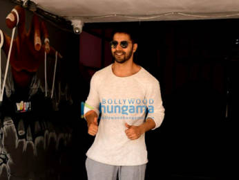 Photos: Varun Dhawan snapped at a dance class in Andheri