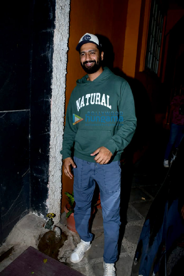 photos vicky kaushal snapped outside a dance class in juhu 3