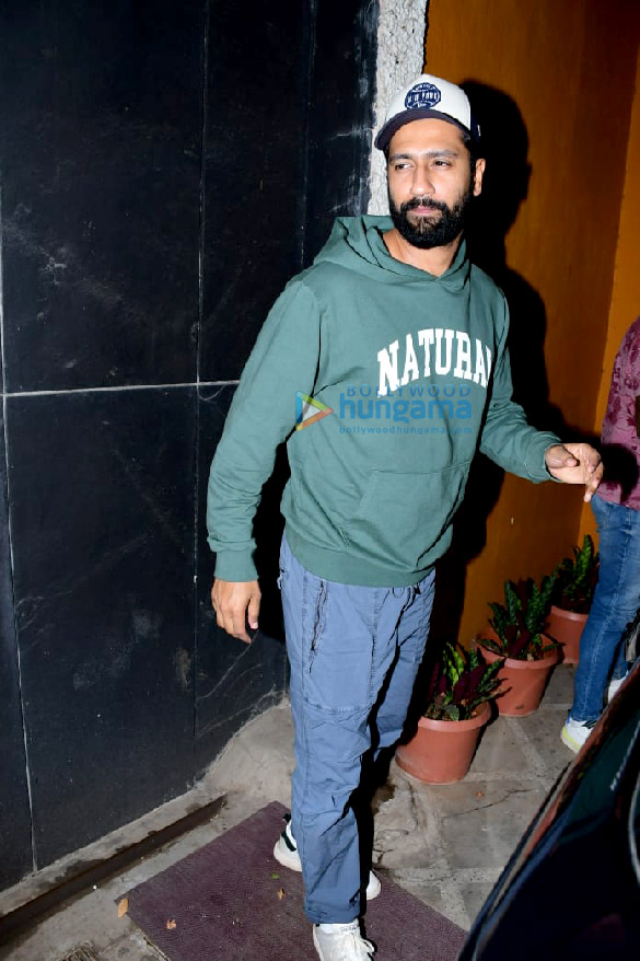 photos vicky kaushal snapped outside a dance class in juhu 4