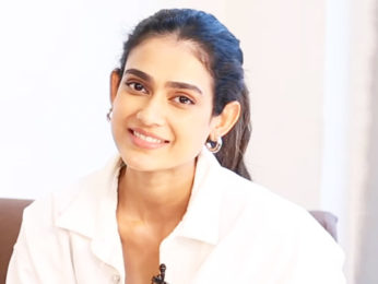 ROFL- “Kya aap mujhe training doge? Aadhi salary dunga” – Aakanksha reacts to this fan comment ROFL- “Kya aap mujhe training doge? Aadhi salary dunga” – Aakanksha reacts to this fan comment