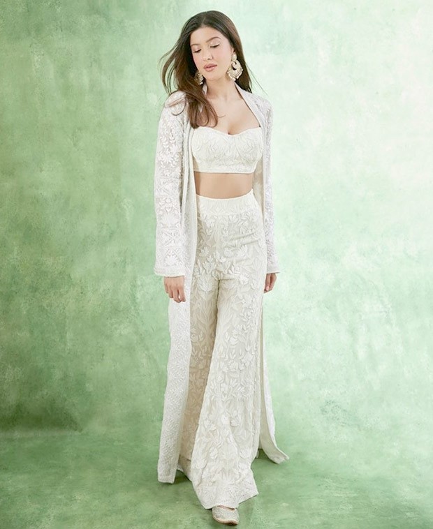 Shanaya Kapoor steals the limelight in white modern-ethnic co-ord set by Manish Malhotra for Eid celebrations Shanaya Kapoor steals the limelight in white modern-ethnic co-ord set by Manish Malhotra for Eid celebrations