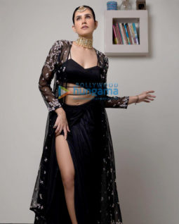 Celebrity Photos of Sonnalli Seygall