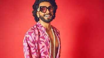 Ranveer Singh is perfection in purple suit, pink shoes and tinted diamond  sunglasses for Jayeshbhai Jordaar promotions : Bollywood News - Bollywood  Hungama