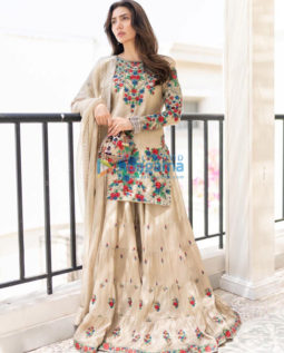 Celebrity Photos of Mahira Khan