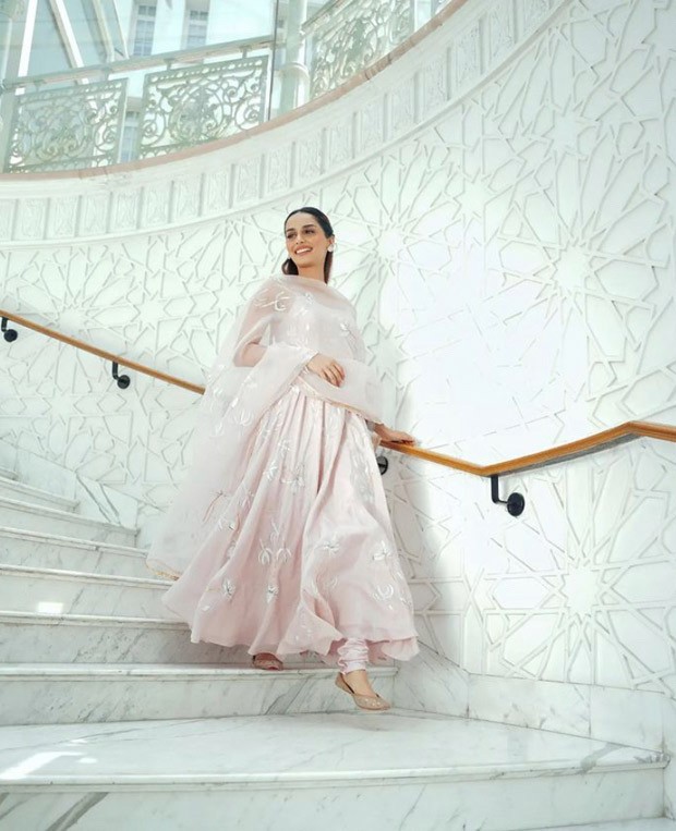 Manushi Chillar looks elegant in pink hand painted pink kurta set as she decks up for Samrat Prithiviraj promotions