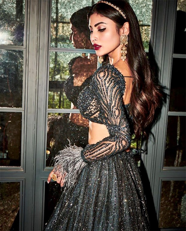 Mouni Roy is a beauty to be admired in this sequin, glittery lehenga Mouni Roy is a beauty to be admired in this sequin, glittery lehenga