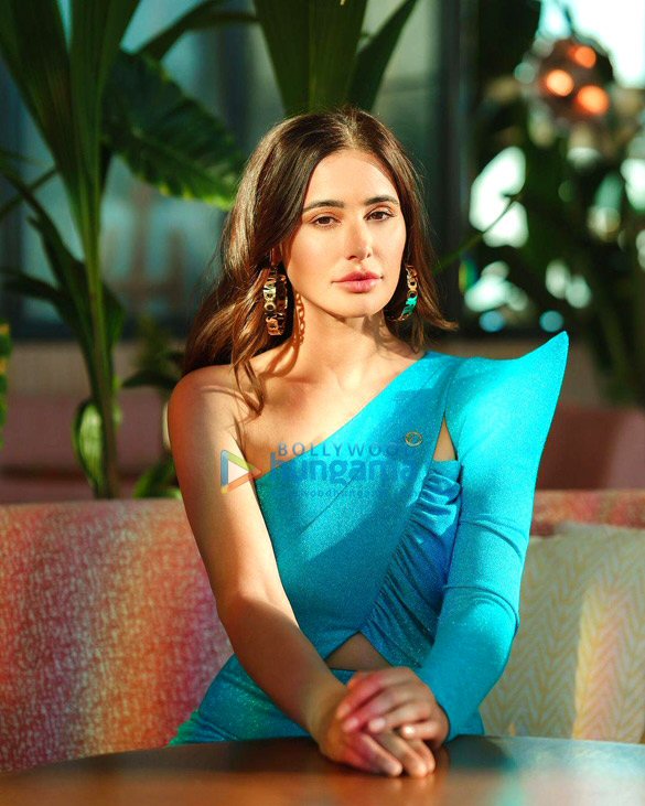 nargis fakhri 2 17