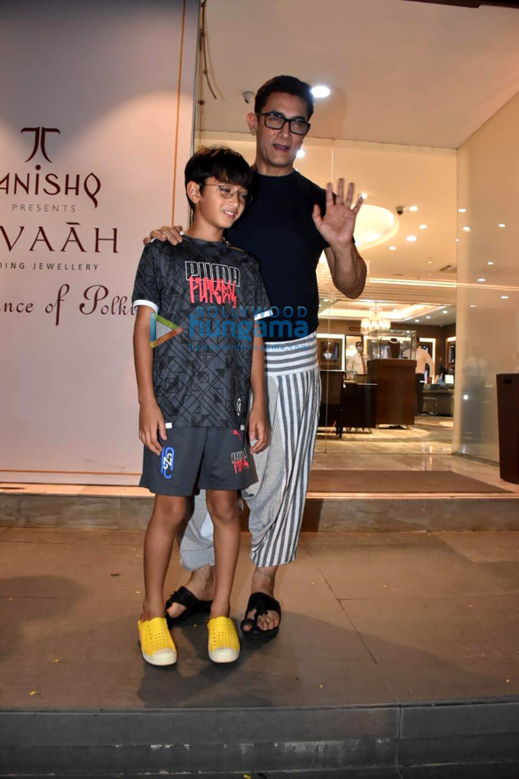 photos aamir khan snapped with his son azad rao khan in bandra 2 2