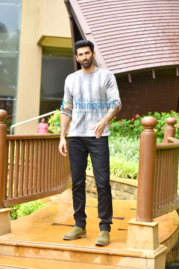 photos aditya roy kapur promotes rashtra kavach om in mumbai 4