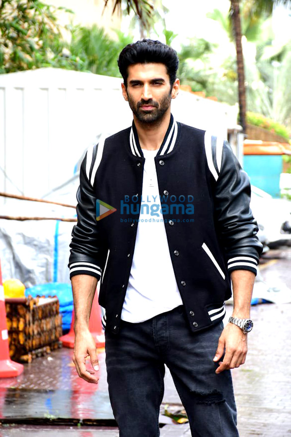 photos aditya roy kapur snapped during the promotions of rashtra kavach om 2 2