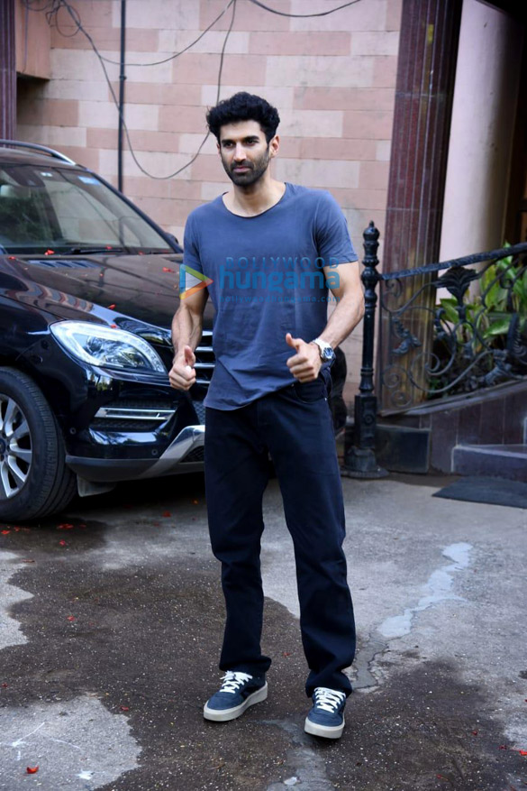 photos aditya roy kapur spotted at futureworks sound city in andheri 3