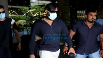 Photos: Ajay Devgn, Shilpa Shetty, Yuvraj Singh and Shamita Shetty snapped at the airport