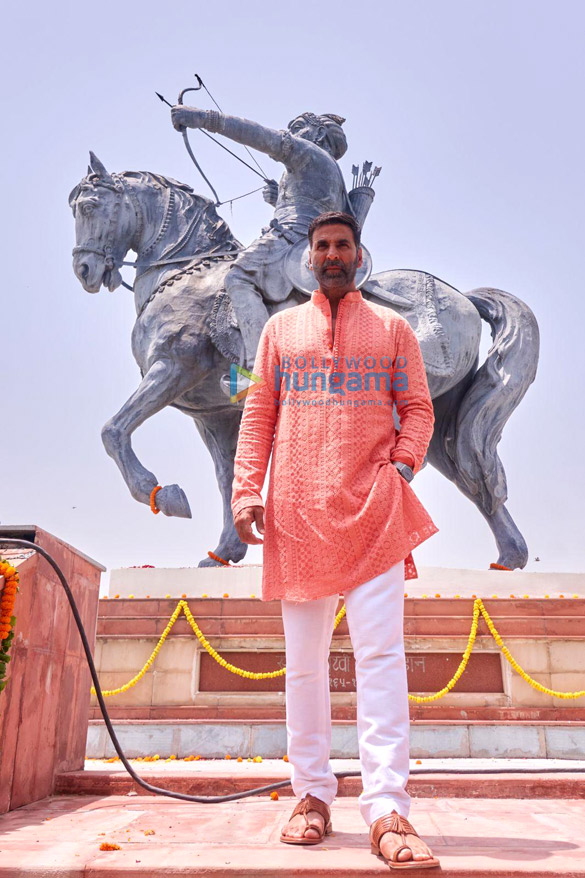 photos akshay kumar manushi chhillar and dr chandraprakash dwivedi snapped promoting the film samrat prithviraj at rai pithora f