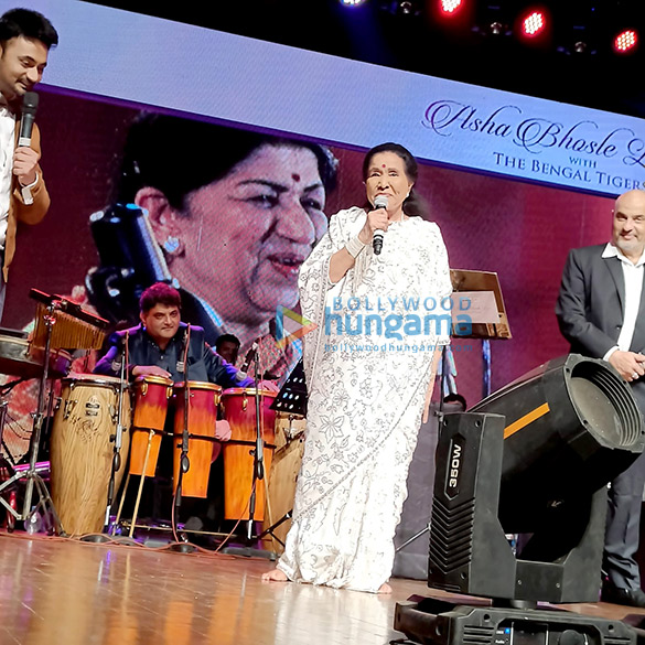 Photos: Asha Bhosle snapped at Asha Bhosle Live with the Bengal Tigers event
