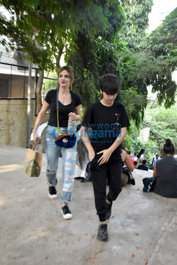 photos ayushmann khuranna and zayed khan snapped with their families and sussanne khan snapped at music education in bandra 5