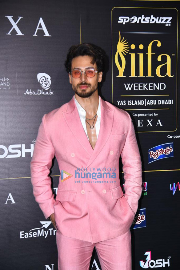 photos celebs grace iifa awards 2022 green carpet and iifa rocks in abu dhabi 01010 9